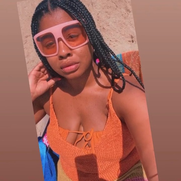 ⭐️Host Pick⭐️ Oversized Pink Vintage Frames - Picture 3 of 8